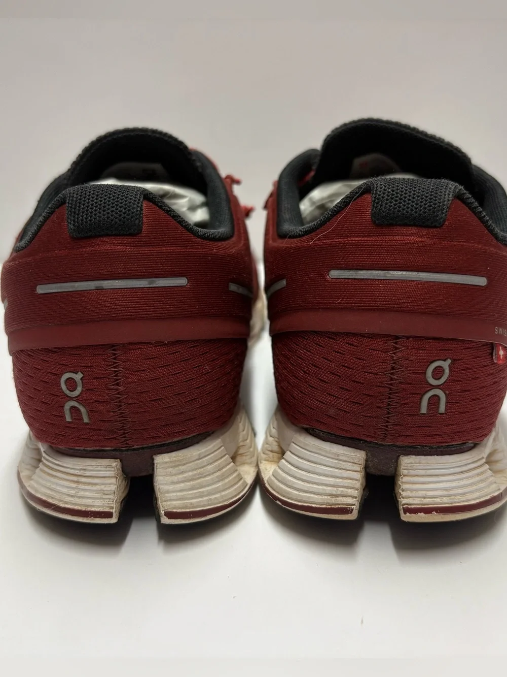 On Cloud Red and Black Athletic Tennis Running Shoes Burgundy Wine Sz 9.5